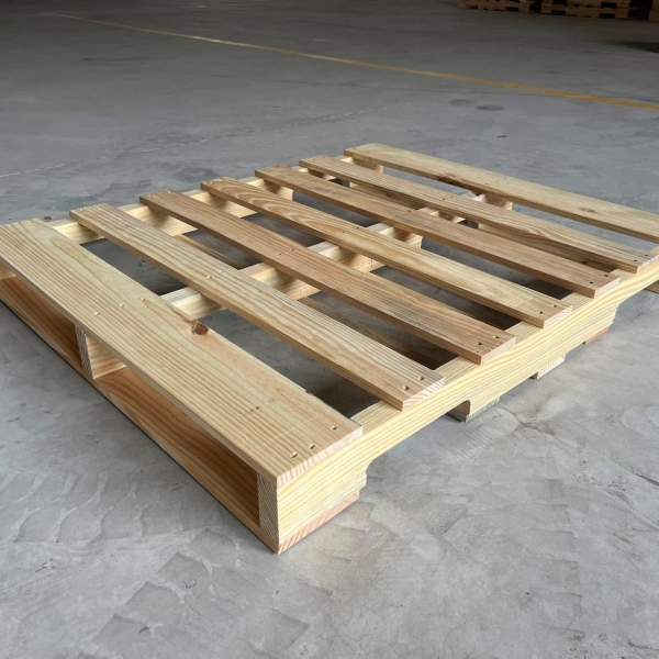 Pallet Gỗ Thông Đố Khuyết Xuất Khẩu 1mx1m